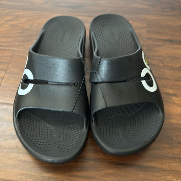 COPY - NWOT OOFOS Black Slide Sandals-M size 10, W size 12 - Picture 1 of 8